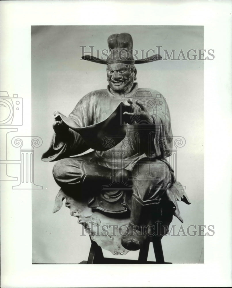1983 Press Photo Attendant in the Court of Hell:Goshojin - Historic Images