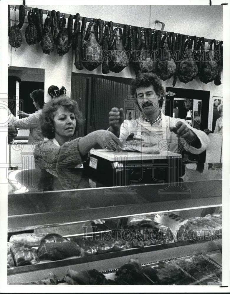 1988 Press Photo Zagreb Quality Meats-butcher Jedinko Lalic and his wife Diana - Historic Images