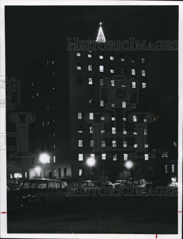 1967 Press Photo Christmas tree at the Euclid Glenville Hospital - cva ...