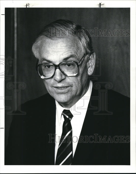1986 Press Photo Thomas Barrett, president of Goodyear Tire and Rubber - Historic Images