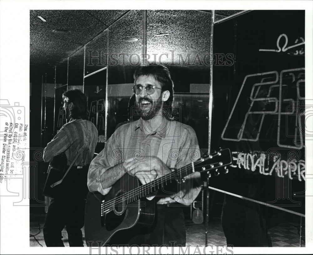 1989 Press Photo Dean Lobas - Historic Images