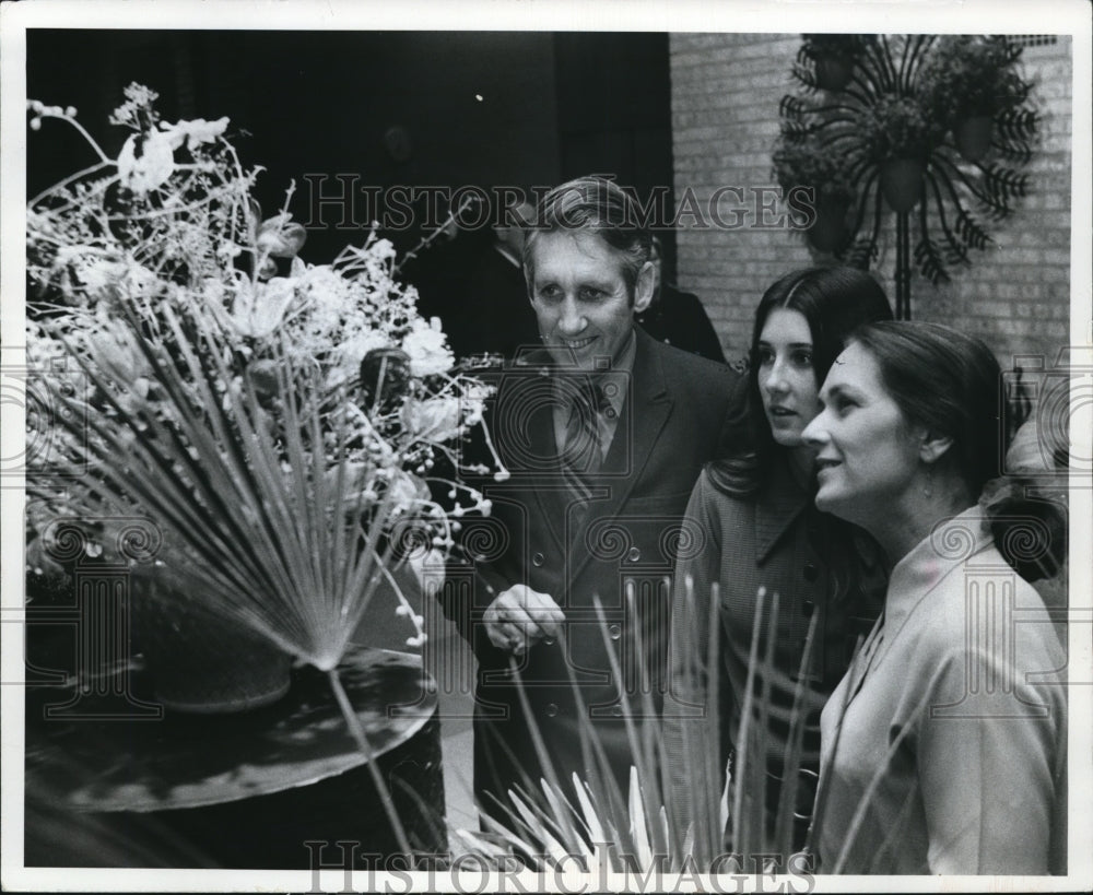 1972 Press Photo Dr. and Mrs. James Lowder and Joan Lowder - cva98512 - Historic Images