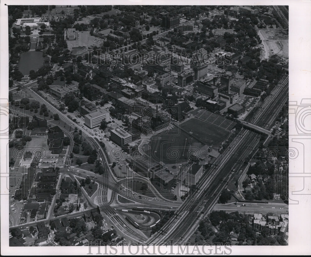 1981 Press Photo University Center - Historic Images