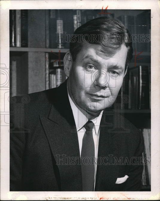 1969 Robert Shaw, associate conductor  - Historic Images