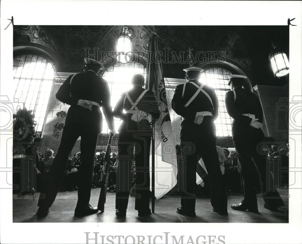 1986 Press Photo Coast Guard honor guard during the vet day ceremony - Historic Images