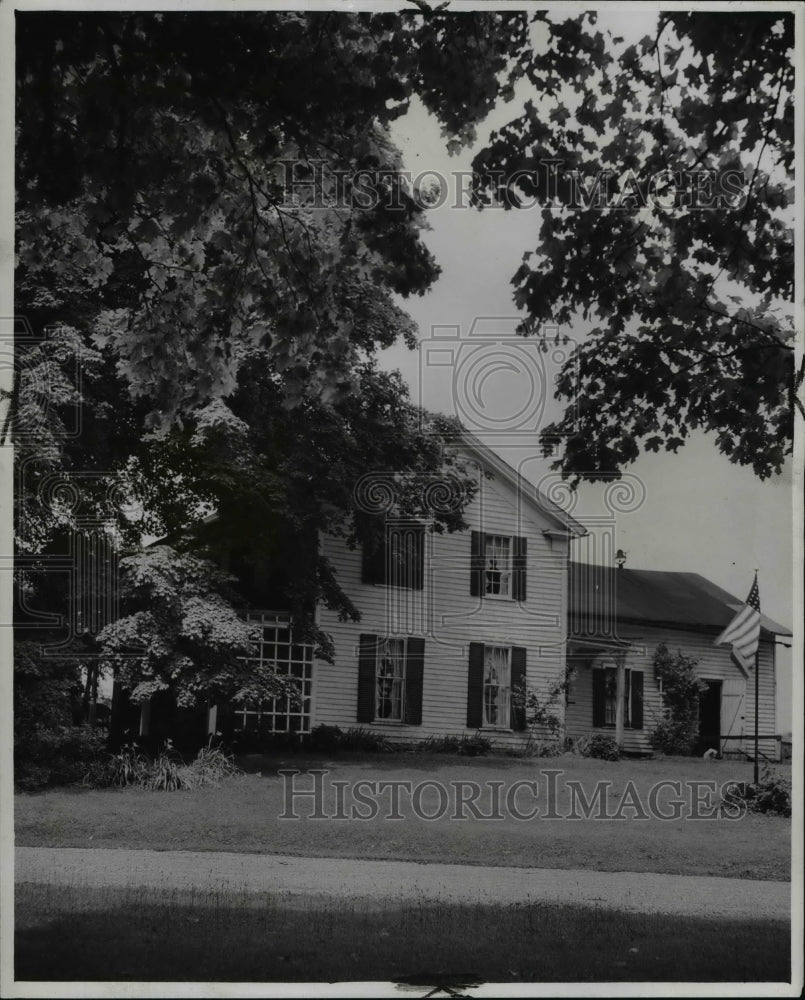 1947 Press Photo The Darrow Homestead at Darrowville - Historic Images