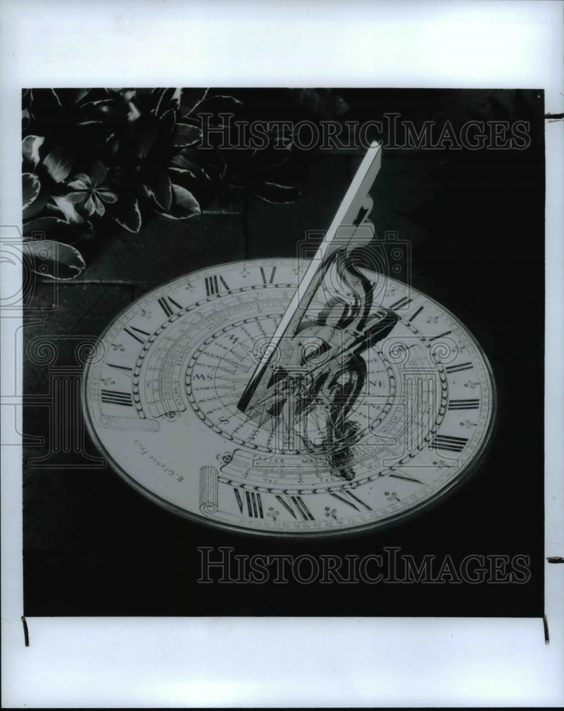 1987 Press Photo The Glynne Sundial - Historic Images