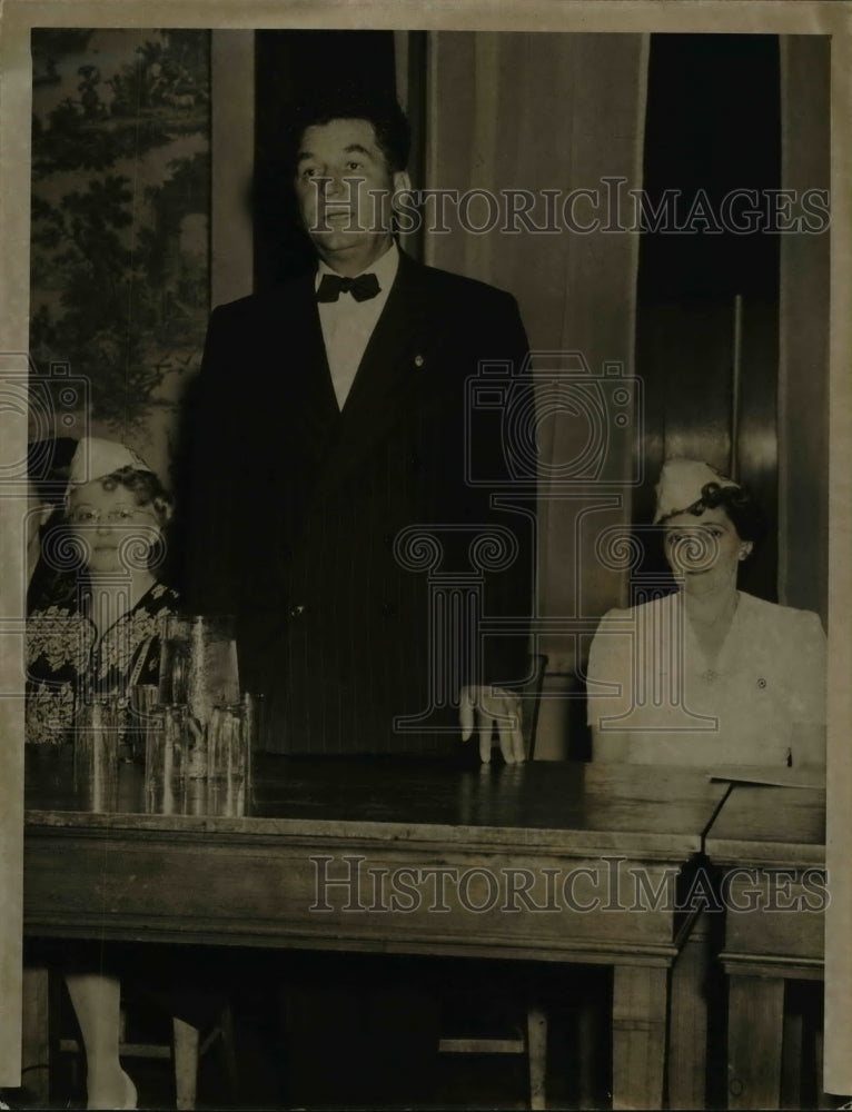 1944 Press Photo Mayor Frank J. Lausche - Historic Images