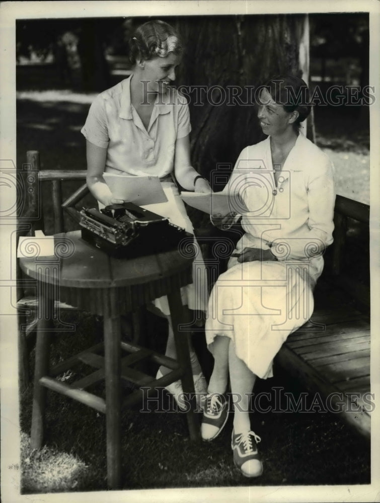 1932 Press Photo Mrs. Franklin Roosevelt with daughter, Mrs. Curtis Dall - Historic Images