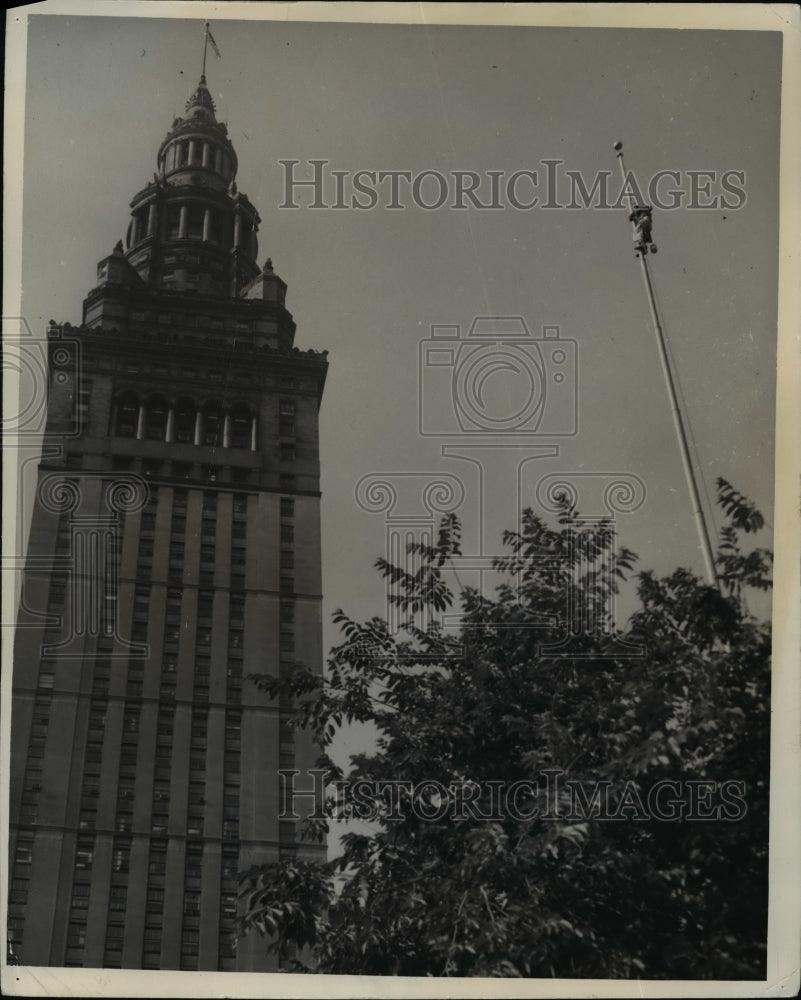 1965 Press Photo Terminal Tower in Cleveland - Historic Images