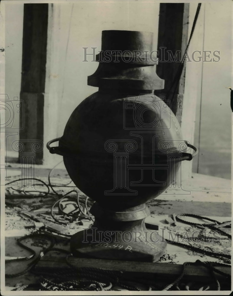 1927 Press Photo Base for flag pole on the Union Tower Building - Historic Images