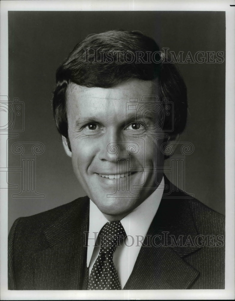 1983 Press Photo Dave Patterson, news commentator - Historic Images