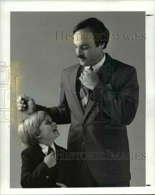 1984 Press Photo Parents-Meg Keller and Son, Christopher - Historic Images