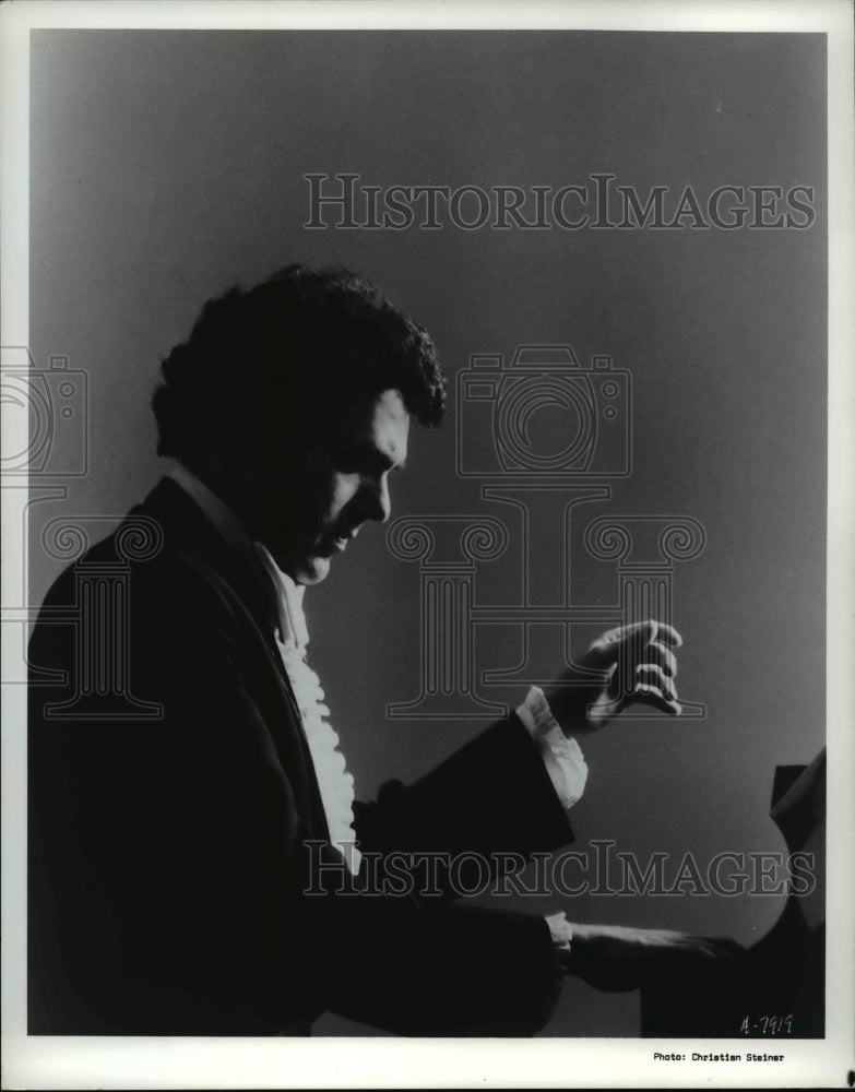 1982 Press Photo Paul Schenly, pianist - Historic Images