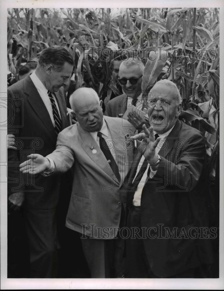 1964 Press Photo Soviet premier (C) Roswell Garst (R) &amp;  U.N. Amb. Henry Cabot - Historic Images