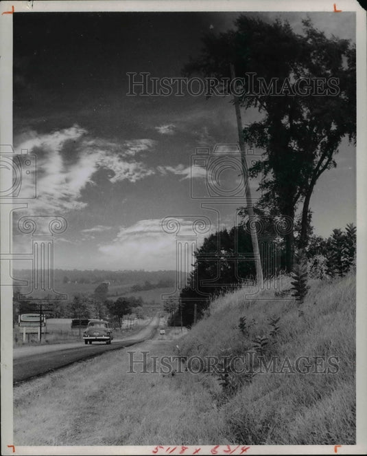 1968 Press Photo Campbell Hill, highest point in Ohio - Historic Images