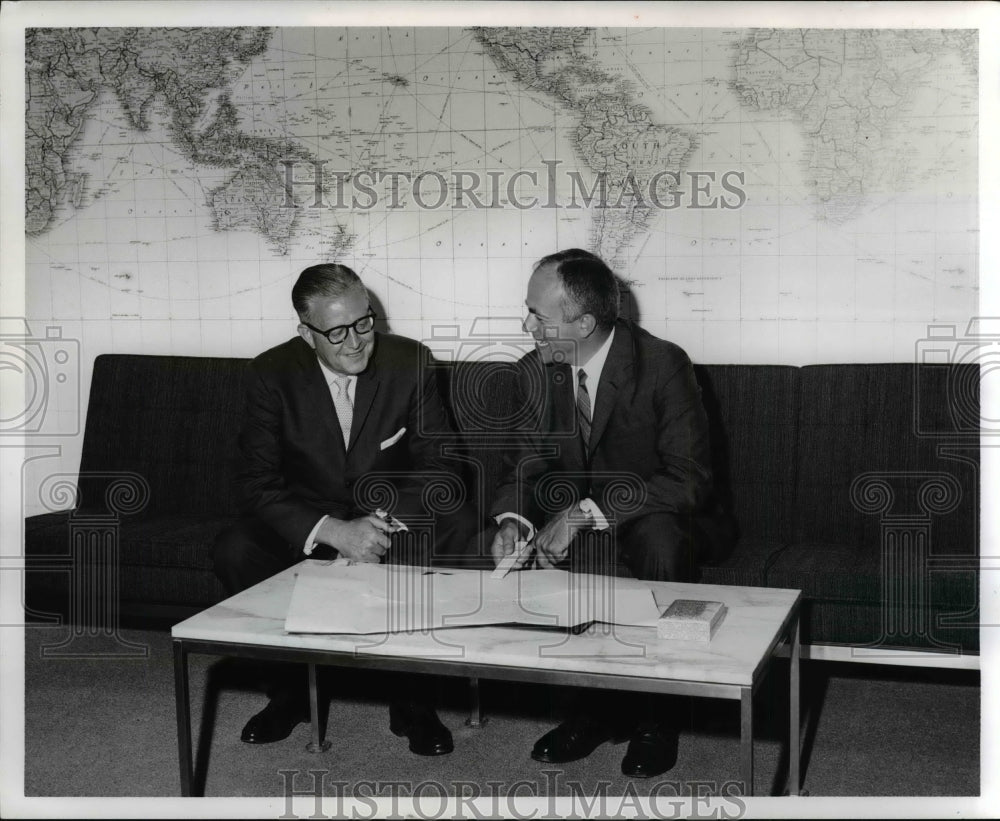 1963 Press Photo Louis Cabot and E.J.O&#39; Leary, businessmen - Historic Images
