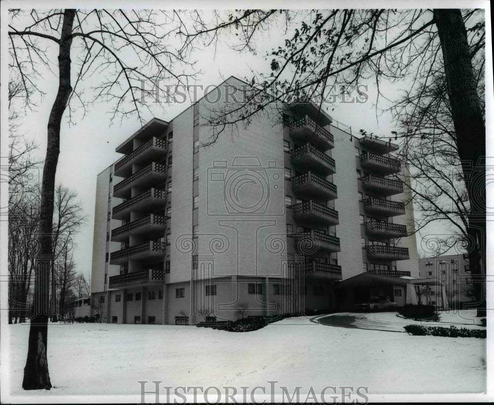 1972 Press Photo Carlton House in Akron Ohio - Historic Images