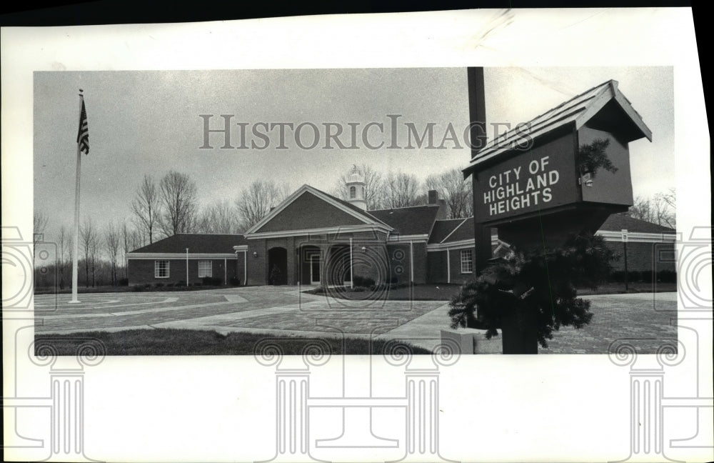 1984 Press Photo City Hall Building in Highland Heights - Historic Images