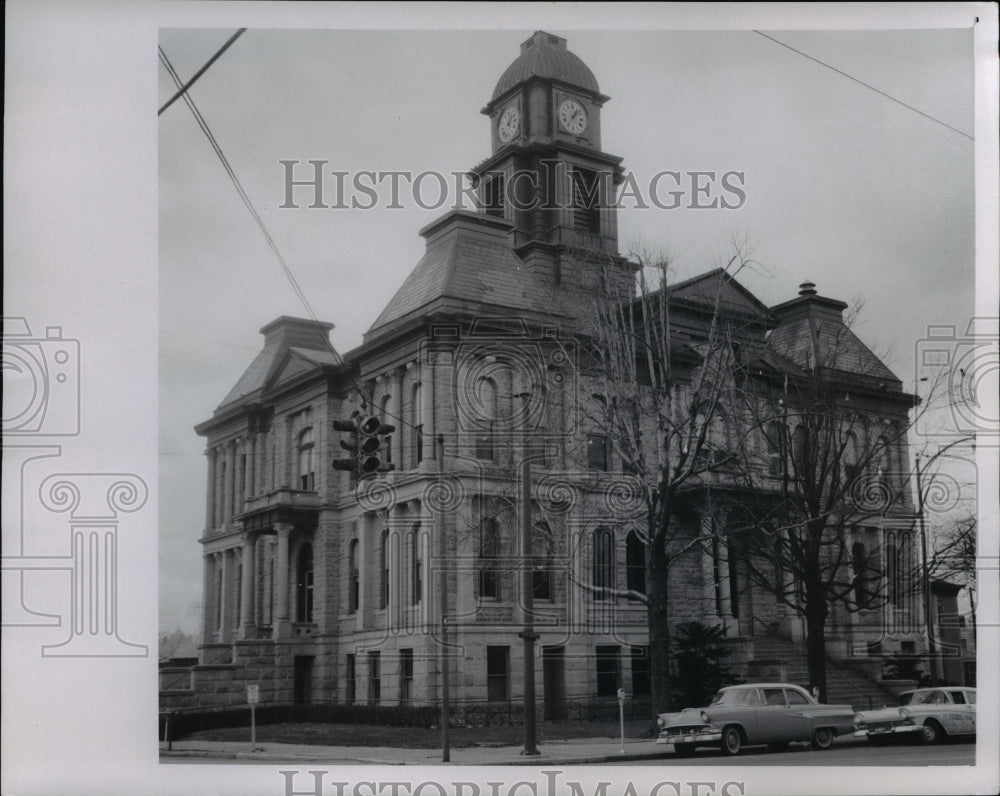 1957 Press Photo Ohio - Millersburg Holmes County Courthouse - Historic Images