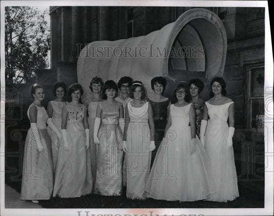 1965 Press Photo Contestants for the Miss Antique Festival Queen - Historic Images