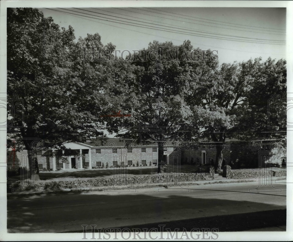 1964 Press Photo Carriage Hill of Ashtabula apartment building on Banker Hills - Historic Images