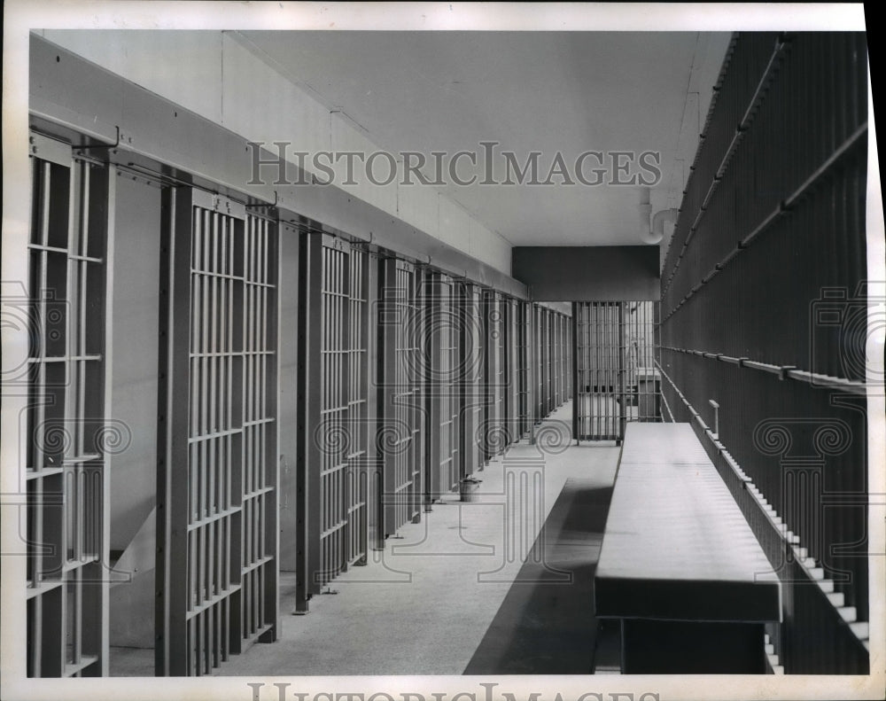 1965 Press Photo Long Line Cells in Maximum Security Section - Historic Images