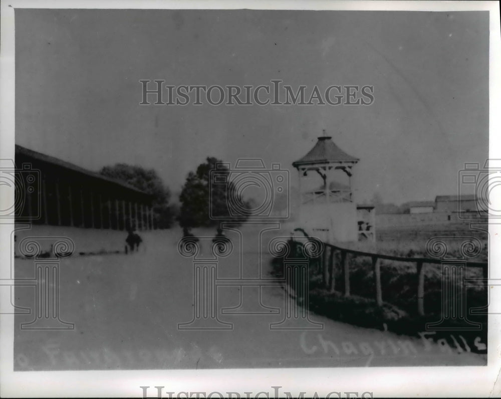 1965 Press Photo Chagrin Falls - cvb01416 - Historic Images