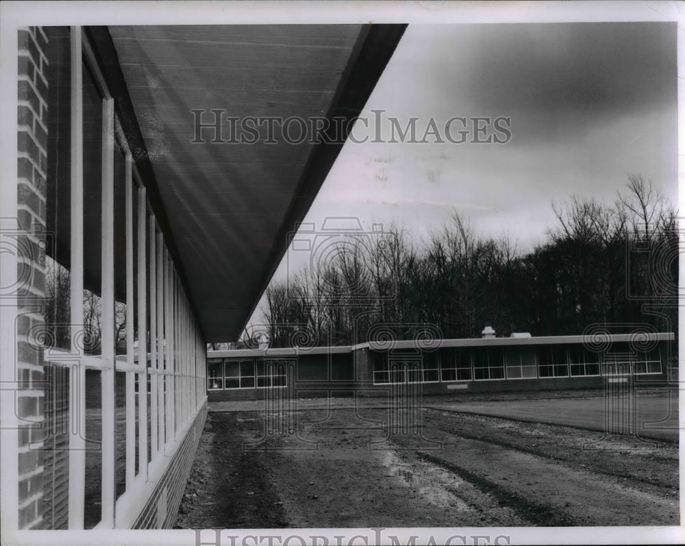 1957 Press Photo Lewis Sands Elementary School in Chagrin Falls - Historic Images