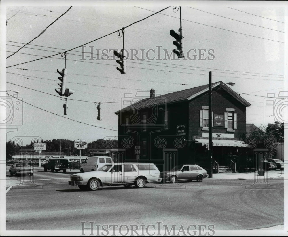 1979 Press Photo Brecksville Old Red Brick Store Shopping Center - Historic Images