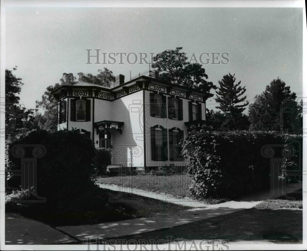 1976 Press Photo  Dr. W.A. Knowlton home in Brecksville, Ohio - Historic Images