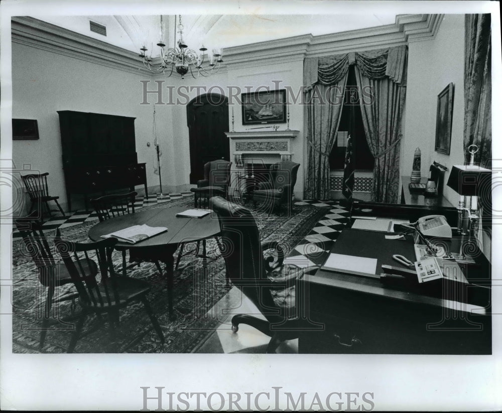 1975 Press Photo Governor&#39;s Office at the Capitol in Columbus Ohio - Historic Images