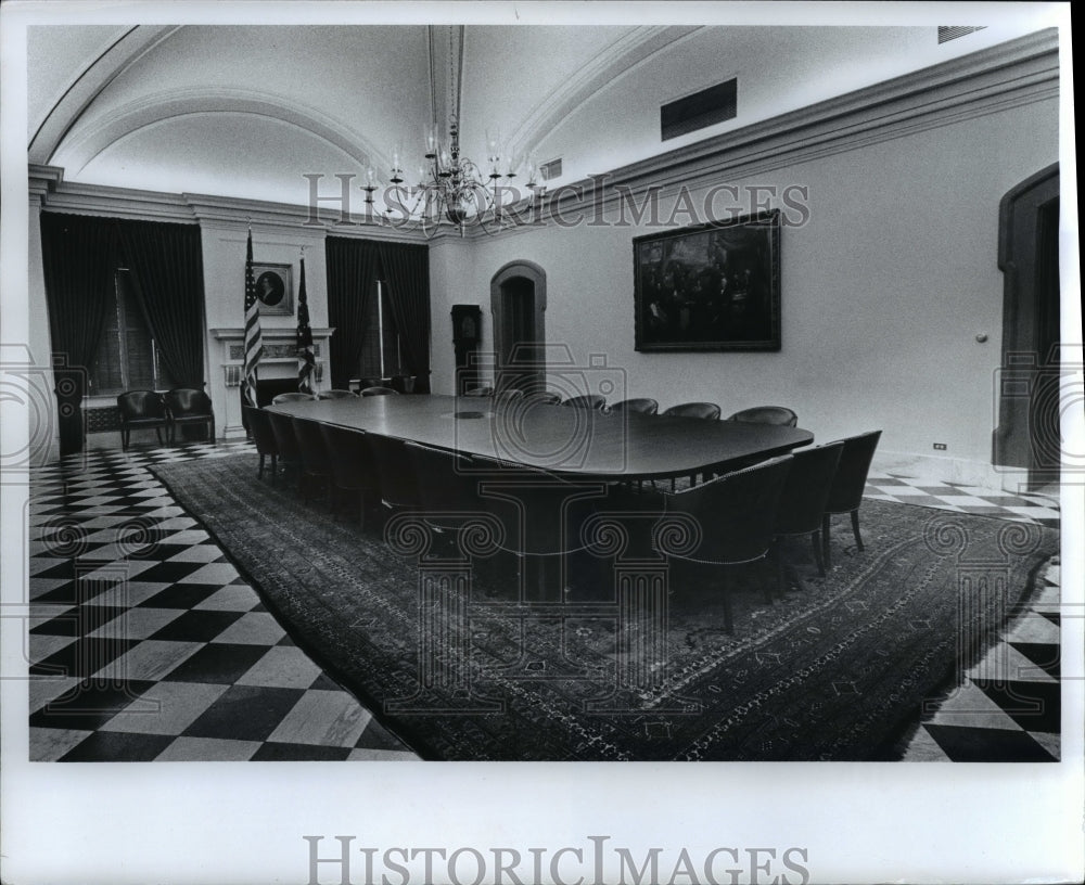 1975 Press Photo Cabinet office at the Columbus, Ohio Capitol - Historic Images