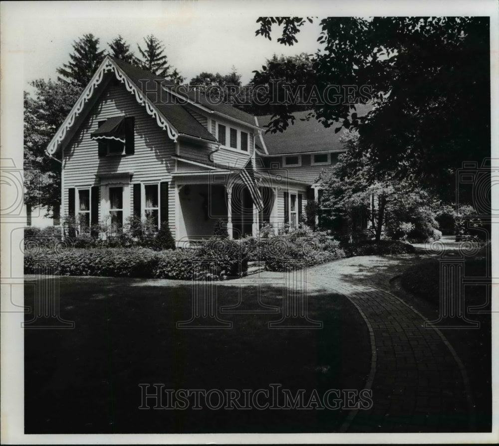 1976 Press Photo Grant Mason home in Chagrin Falls Ohio - Historic Images