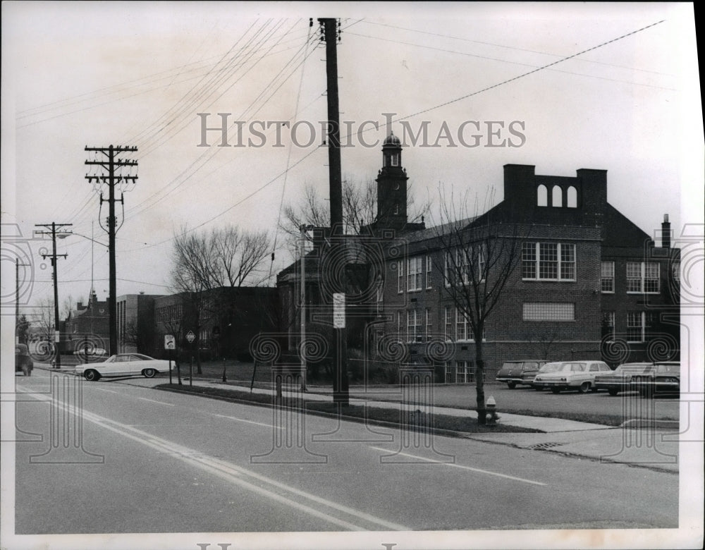 1968 Press Photo Street view of the E 71st Cuyahoga Heights, Ohio - Historic Images