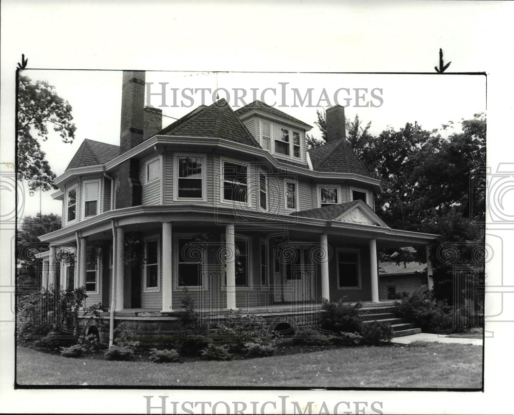 1985 Press Photo Getting the Geauga County Cancer Society historic home - Ohio - Historic Images