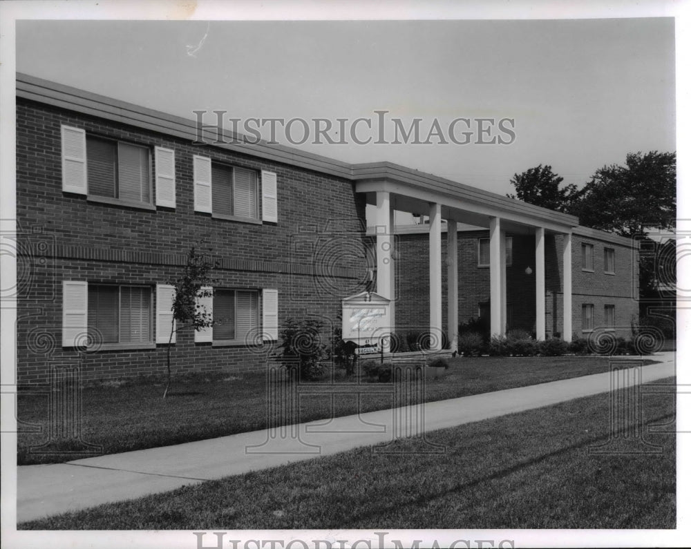 1965 Press Photo Apartments in East Side of Brookpark Ohio - Historic Images