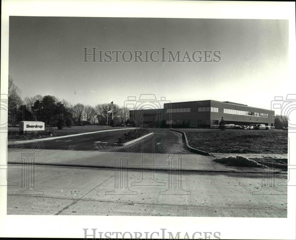 1990 Press Photo Aerospace Technology park, Sverdrup building, Brookpark Ohio - Historic Images