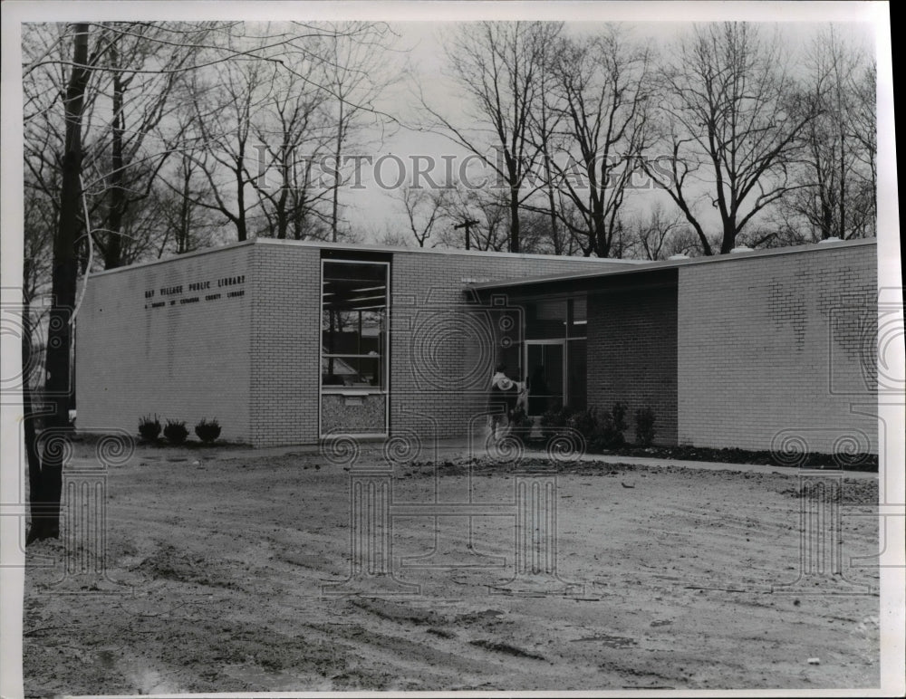 1960 Press Photo Exterior of new Bay Village Library 357 Dover Center Road Bay - Historic Images