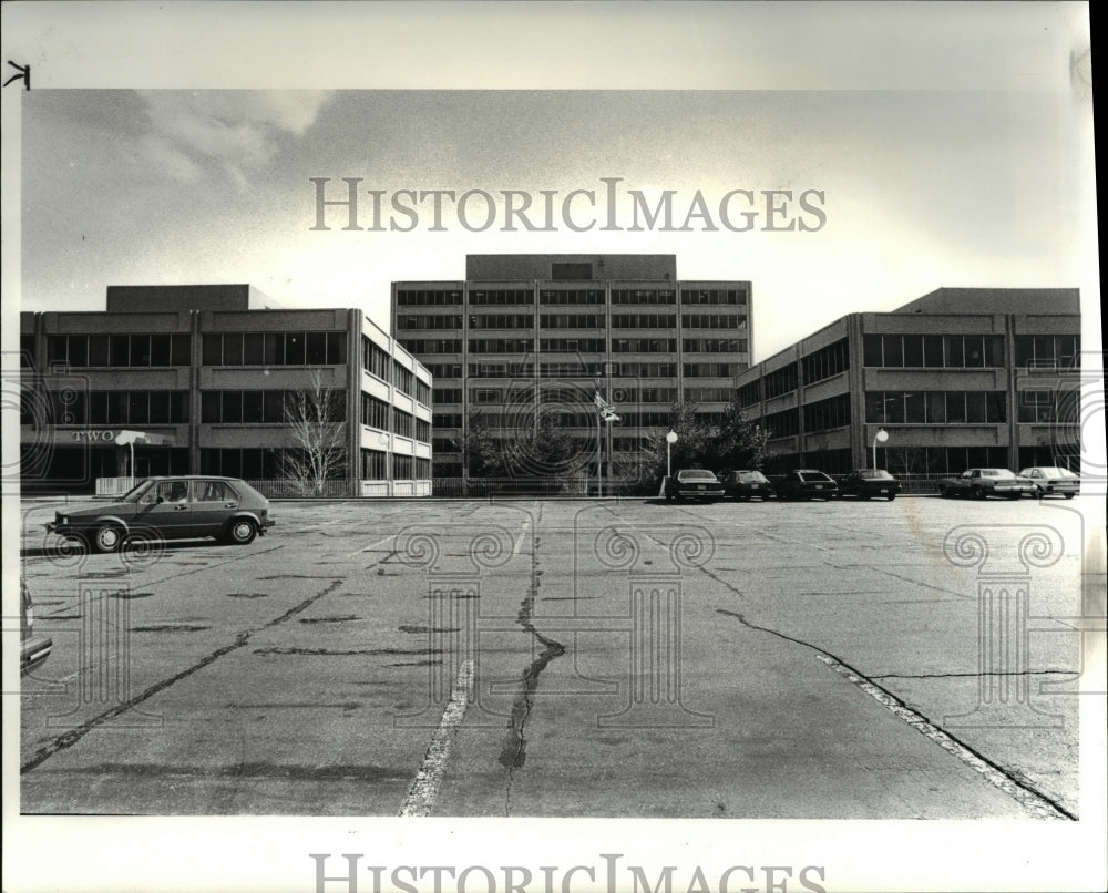 1985 Press Photo Three Buildings at Commerce Square Beachwood, Ohio - Historic Images