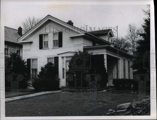 1968 Press Photo Bedford Ohio Old Homes now owned by Mrs. Hilda Hoopes - Historic Images