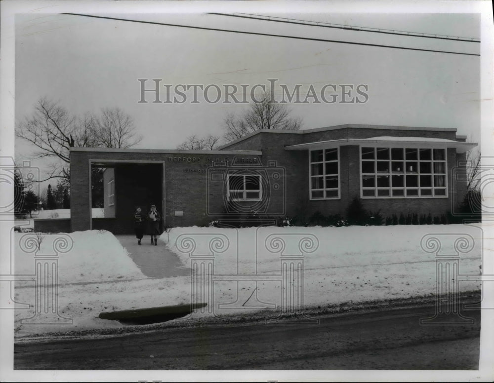 1958 Press Photo New Bedford Ohio Library, 155 Warrensville Center Road - Historic Images