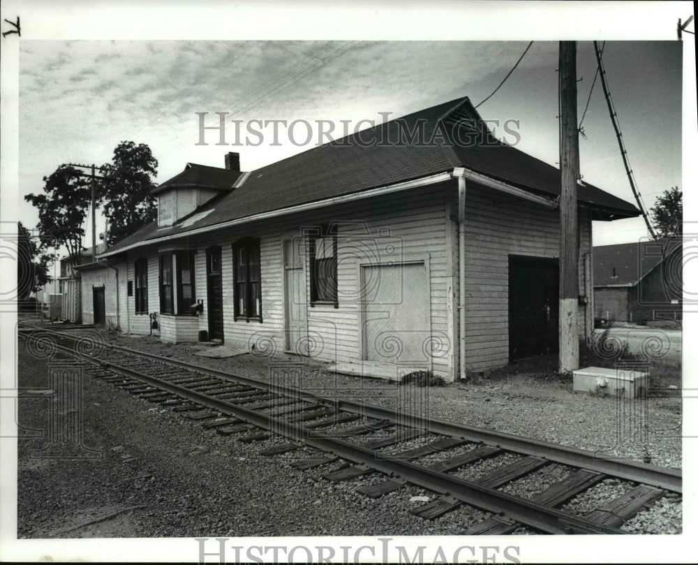 1986 Press Photo Ohio Bedford Historical Society Bedford Commons. - Historic Images