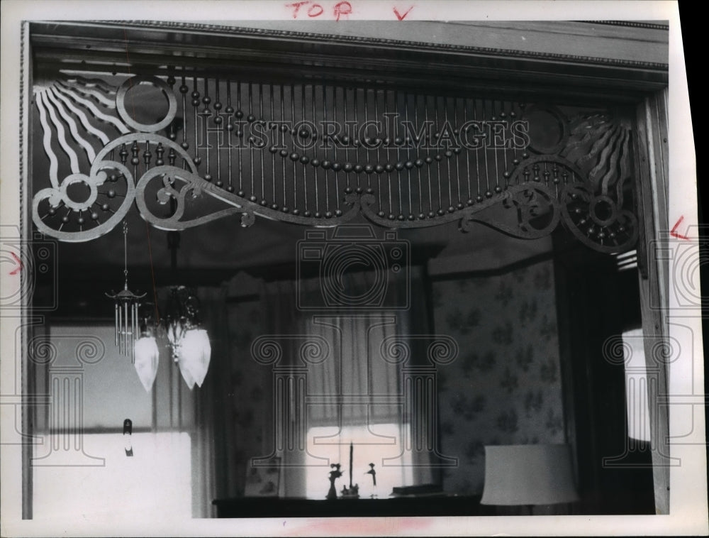 1966 Press Photo Historian Lattice work in an archway at the gates house-Historic Images