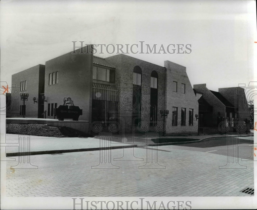 1975 Press Photo Exterior view of the Berea Commons, Ohio - Historic Images