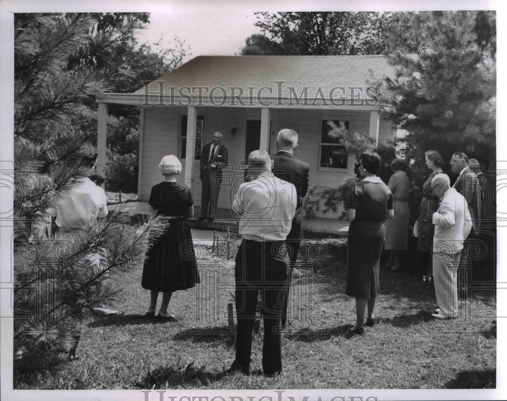 1960 Press Photo Wisteria Hill Cabin in Chesterland, Ohio, dedicated - Historic Images