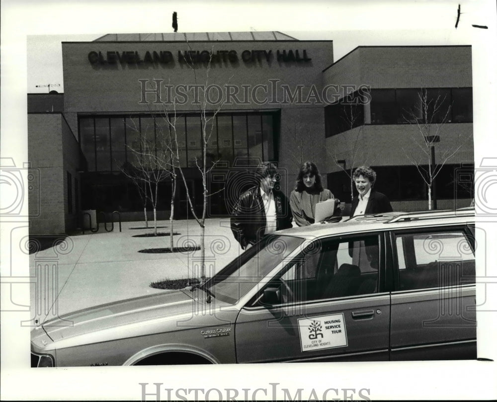 1987 Press Photo Claudia Wychoff, June and John Jansma in Cleveland, Ohio - Historic Images