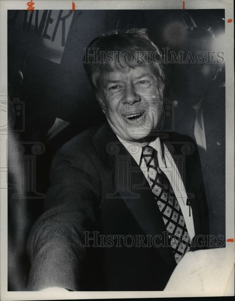 1976 Press Photo Jimmy Carter Campaigning in Cleveland - Historic Images