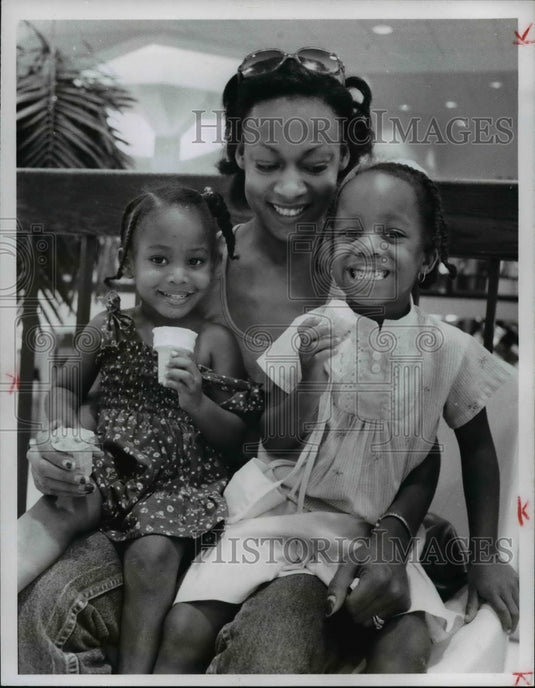 1980 Press Photo L-R; Nina Worthy, 3, Robin Worthy and Toinericka Worthy, 4 - Historic Images