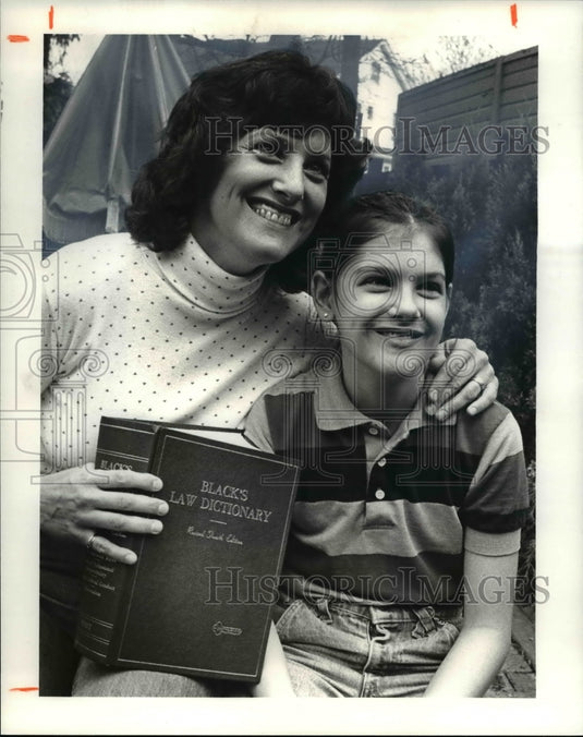 1981 Press Photo Parents - Georgia Froelich and her Daughter, Stacey - Historic Images